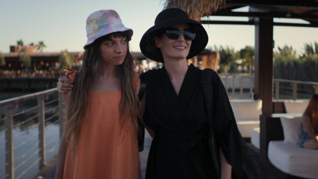 BİZ KİMDEN KAÇIYORDUK ANNE