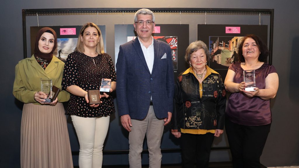 Kadın Gözüyle Hayattan Kareler (1)